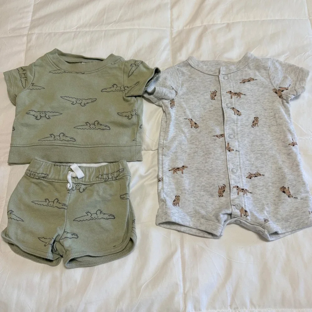 NEW - Carters Baby Boy Newborn Bundle Dog Romper and Alligator Top Shorts Set